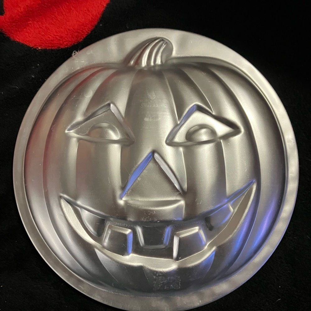Wilton Pumpkin  Pan HALLOWEEN Jello Mold jack o lantern face Vintage 1975